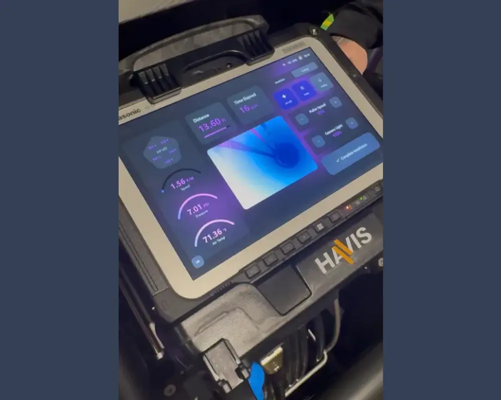 UV XAIR quality control dashboard with safety monitoring